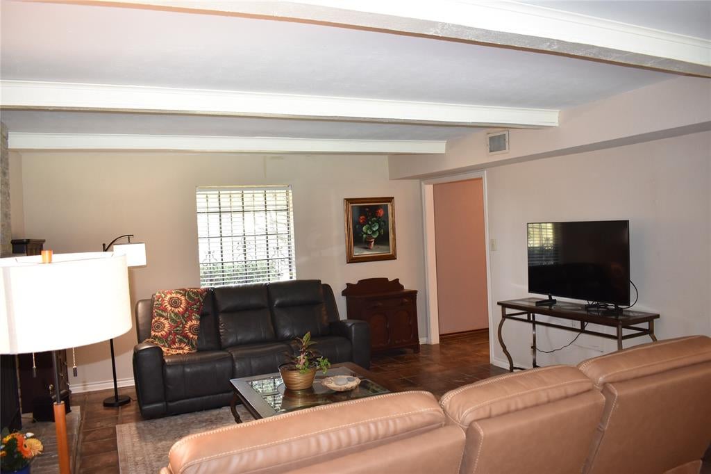 3003 Creekbend Drive