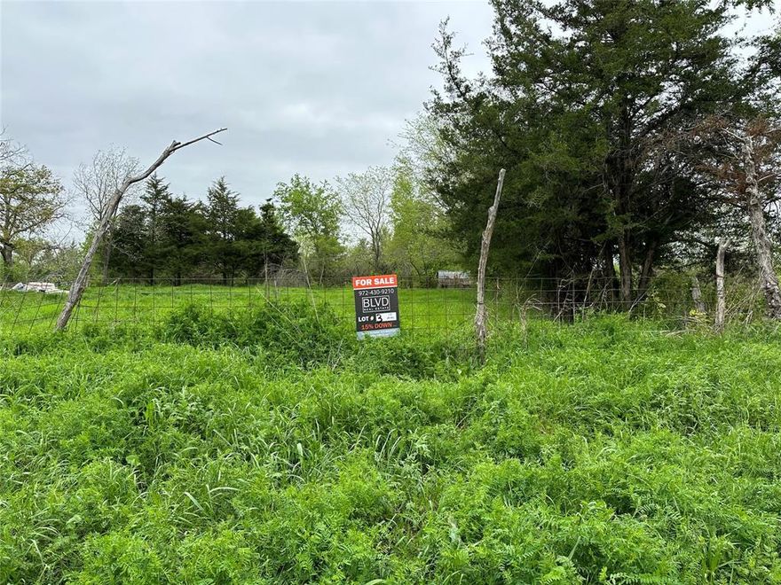 Come out to the countryside and see this beautiful 11 acre tract of land! Short driving distance to Greenville, but still far away enough from the city life. Heavily wooded with no restrictions. Build your dream home and make the land your own.