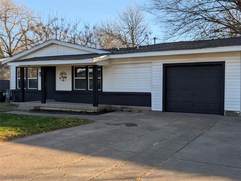 Photo of 209 CEDAR Street, Hurst, TX 76053 (MLS # 21141860)