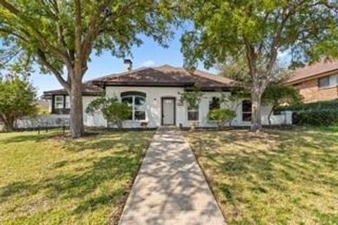 3005 Club Hill Drive Garland TX 75043