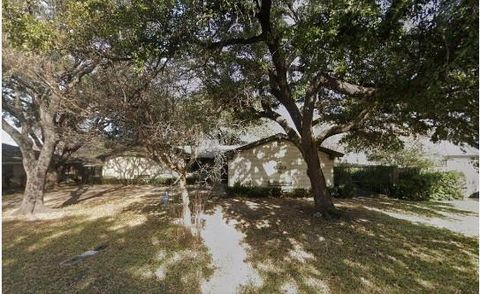 Photo of 4905 Rock River Drive, Fort Worth, TX 76103 (MLS # 21258635)