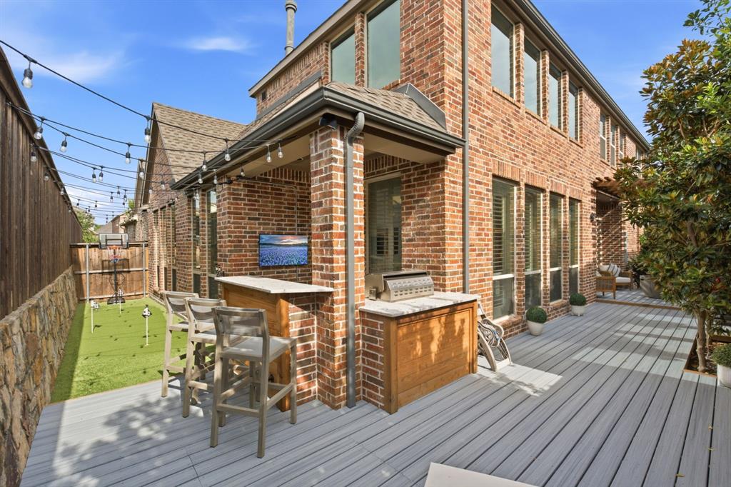 1064 Nancy Lane
