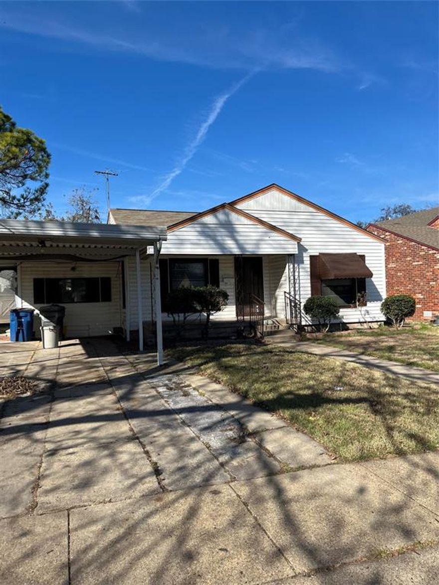 Nicely updated home ready for a new family.  Updates include paint, flooring, kitchen and bath.  The extra living space could be used as a fourth bedroom.  New stainless-steel range and microwave to be installed.  
Owner willing to finance buyer with $20,000.00 down.