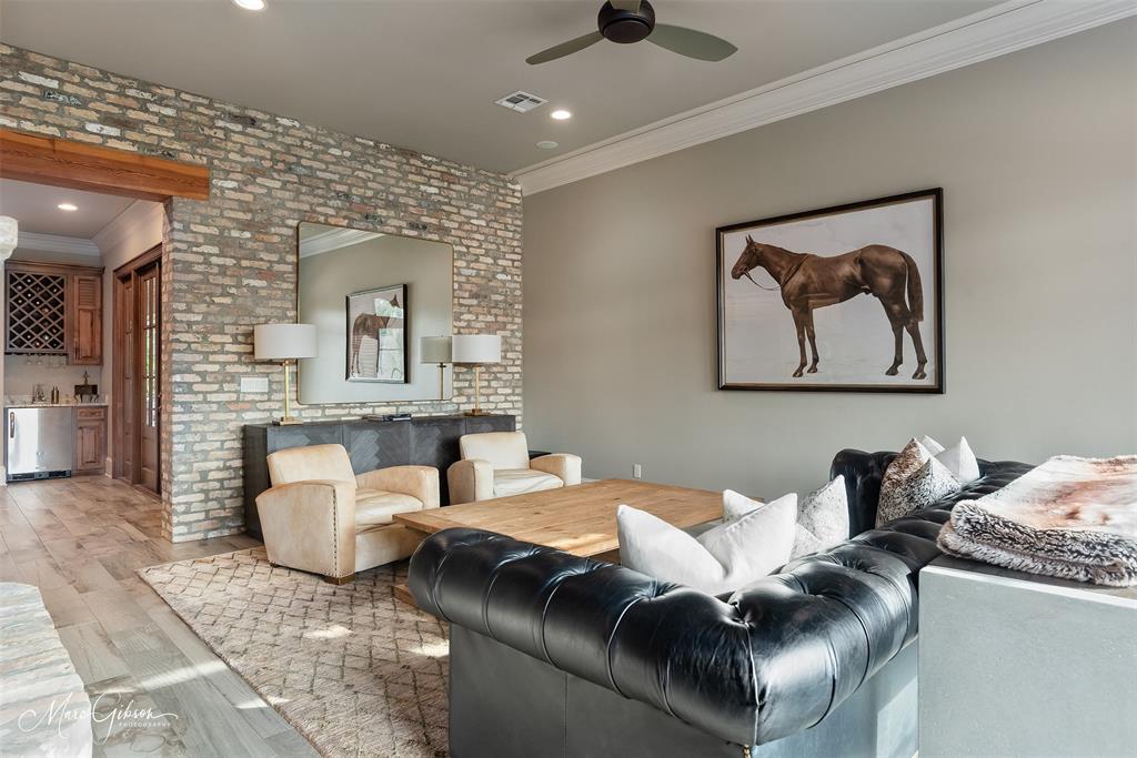 Provenance Ph 01 - Residential