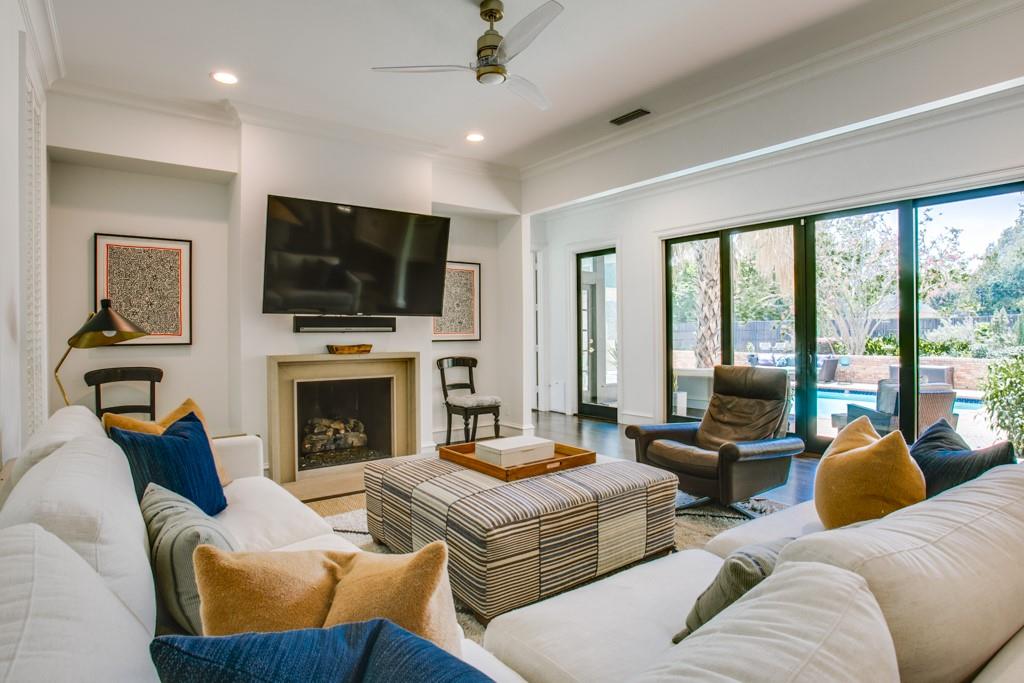 Lennox Royal - Residential