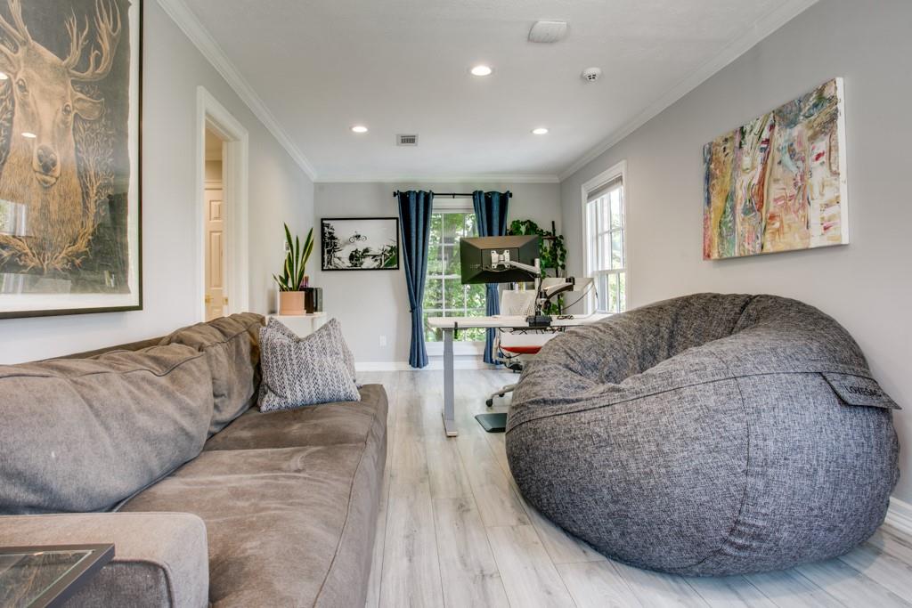 Lennox Royal - Residential