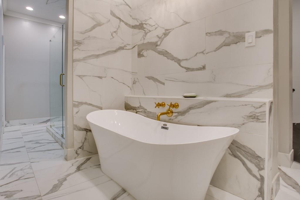 Lennox Royal - Residential