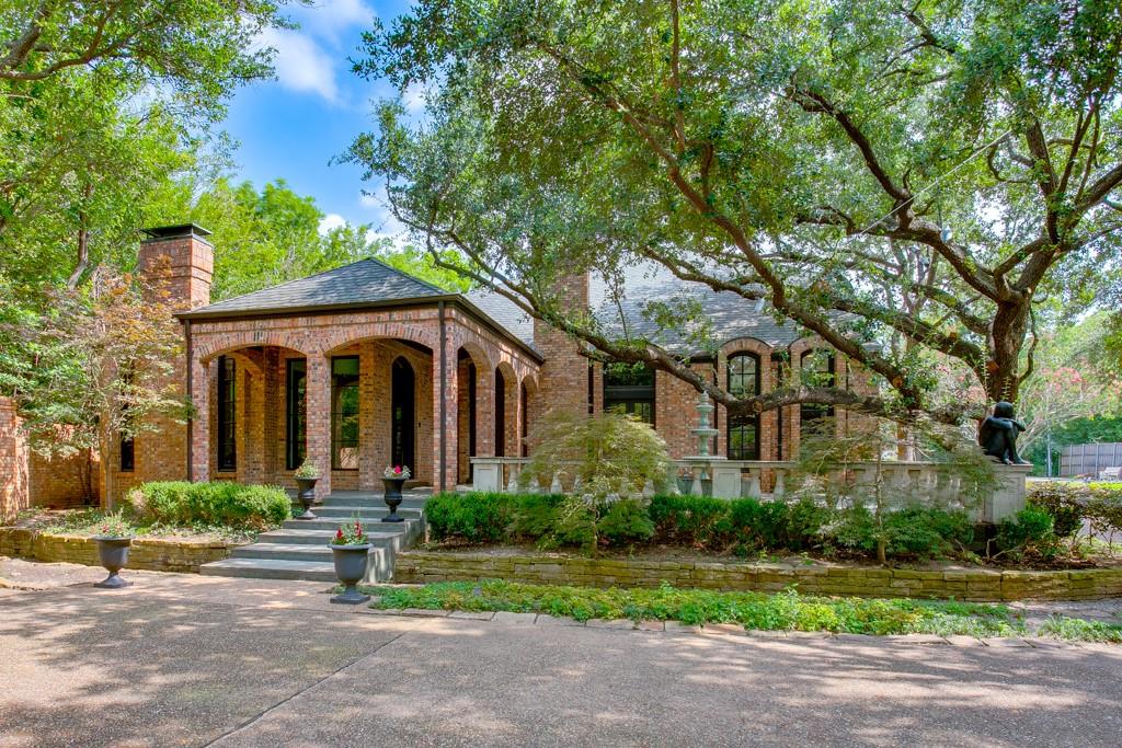 Lennox Royal - Residential