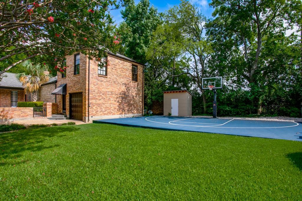 Lennox Royal - Residential