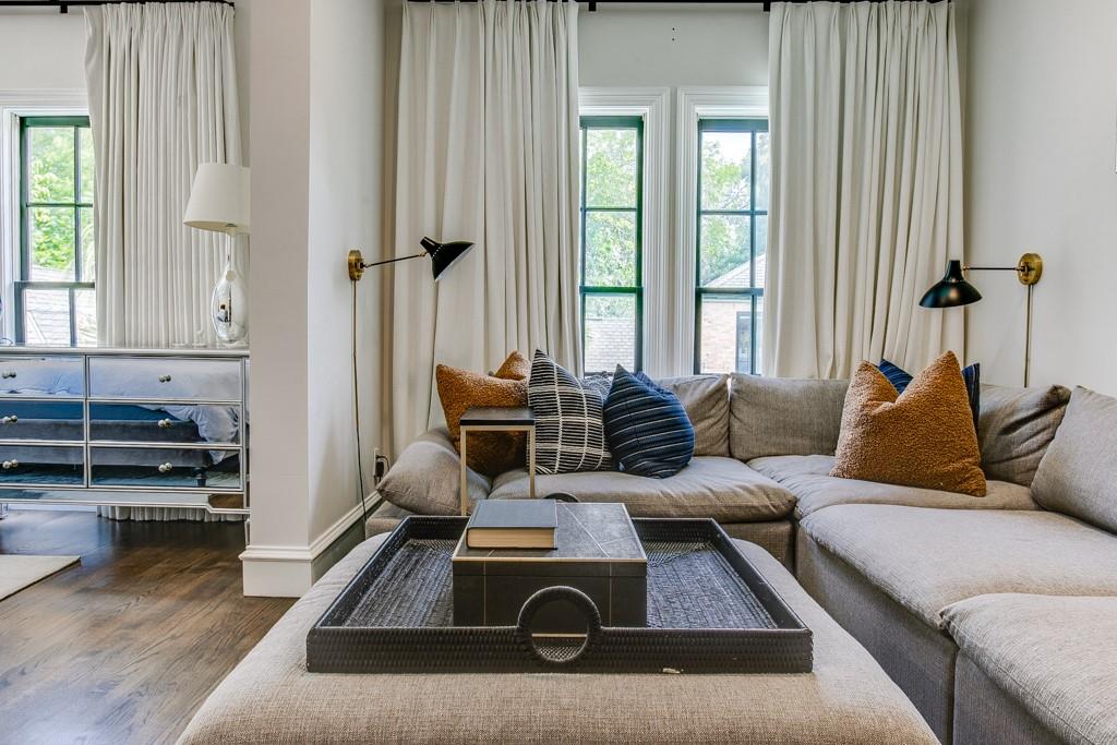 Lennox Royal - Residential