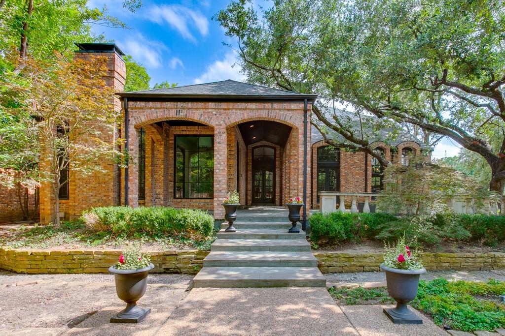 Lennox Royal - Residential