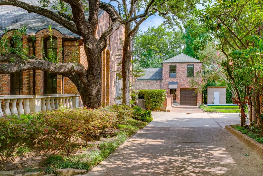 Lennox Royal - Residential