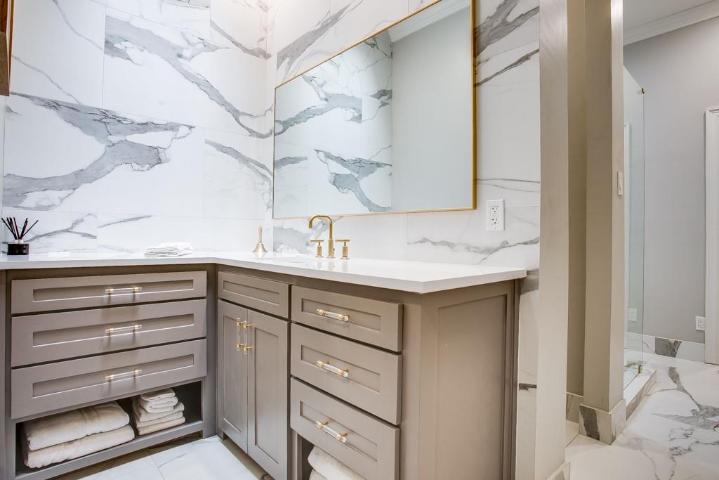 Lennox Royal - Residential