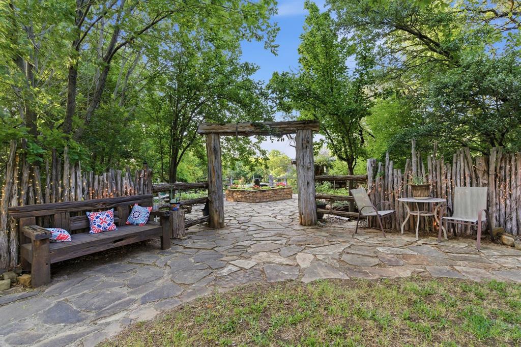 Country Living Add - Residential