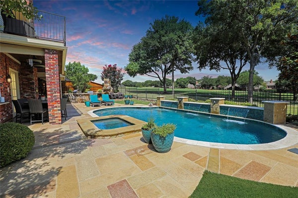 1204 HILLS CREEK DR, MCKINNEY, TX 75072 - Image 0e87c73b1f7ba9bbb2a52b2f004e6a84/3276467121