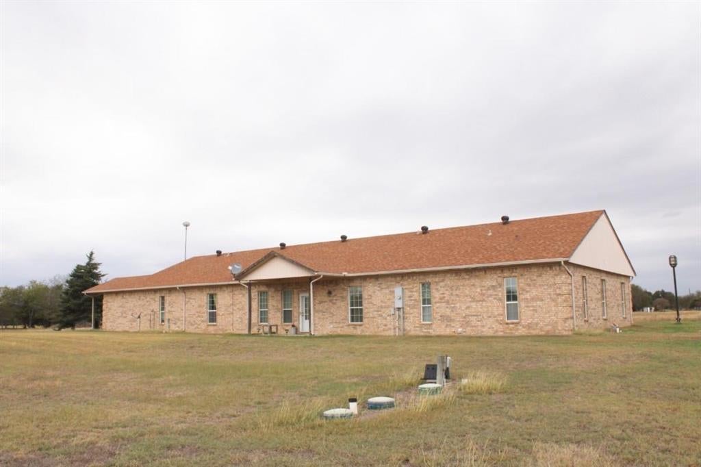 Photo of 1365 Signal Road, Quinlan, TX 75474 (MLS # 21375153)