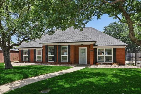 2210 Strathmore Drive Highland Village TX 75077