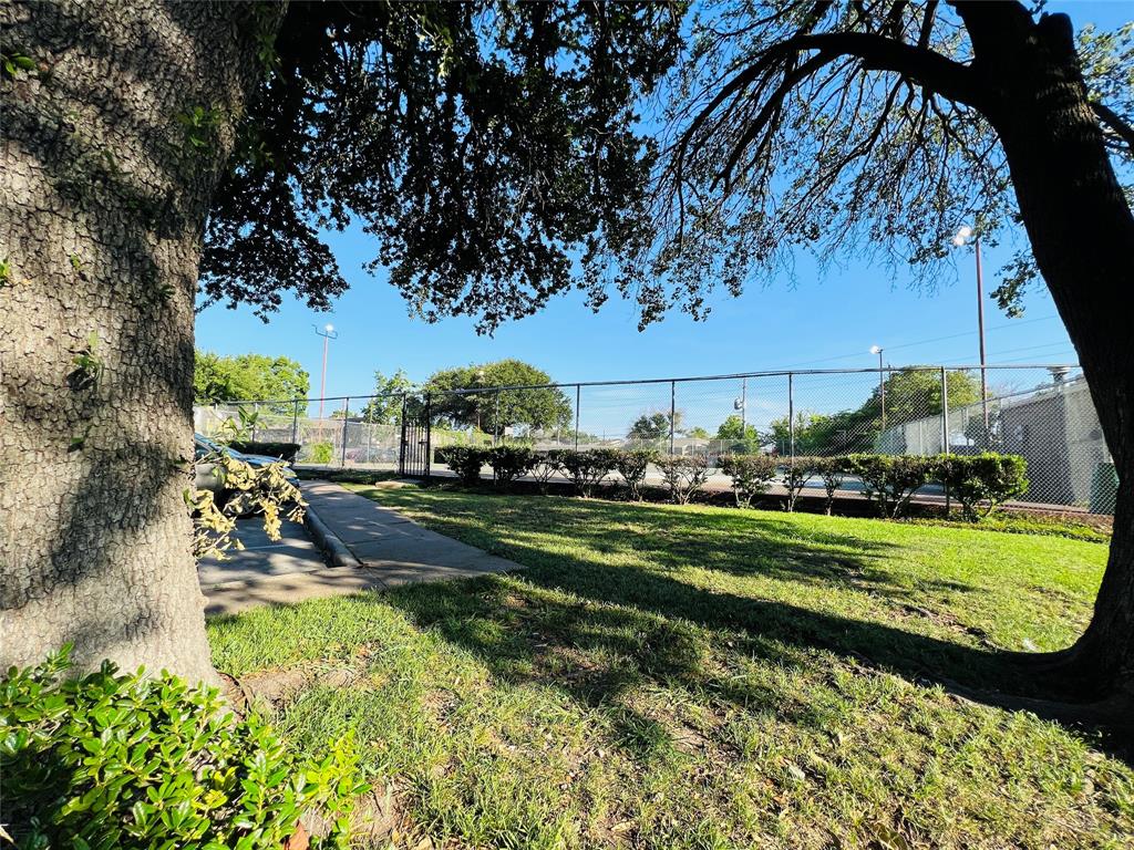 Richland Trace Condos - Residential