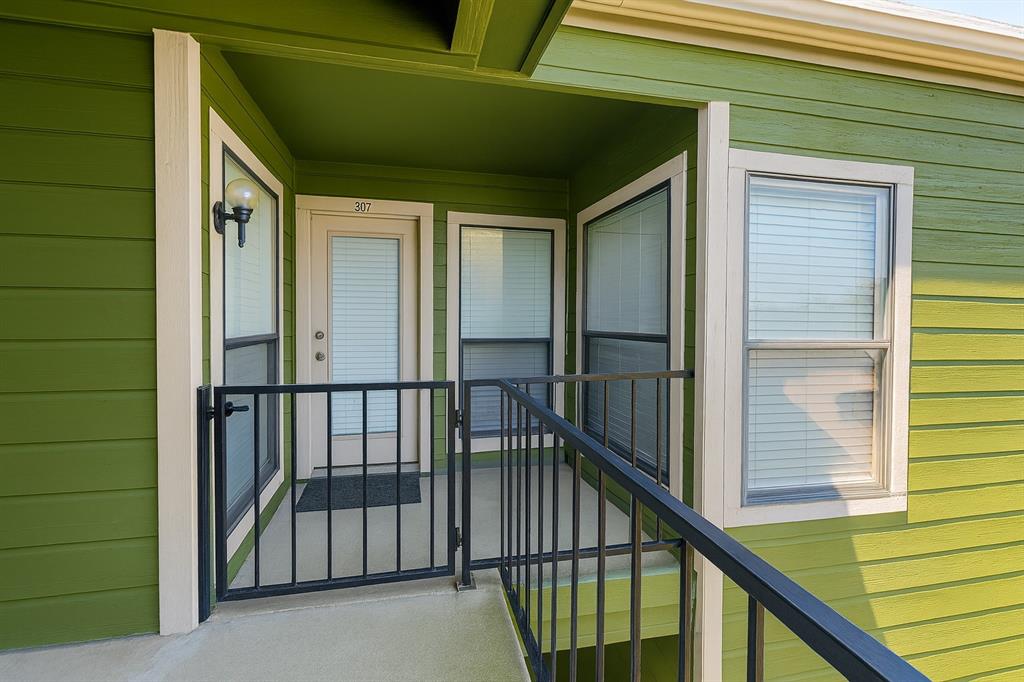 9823 Walnut Street 307