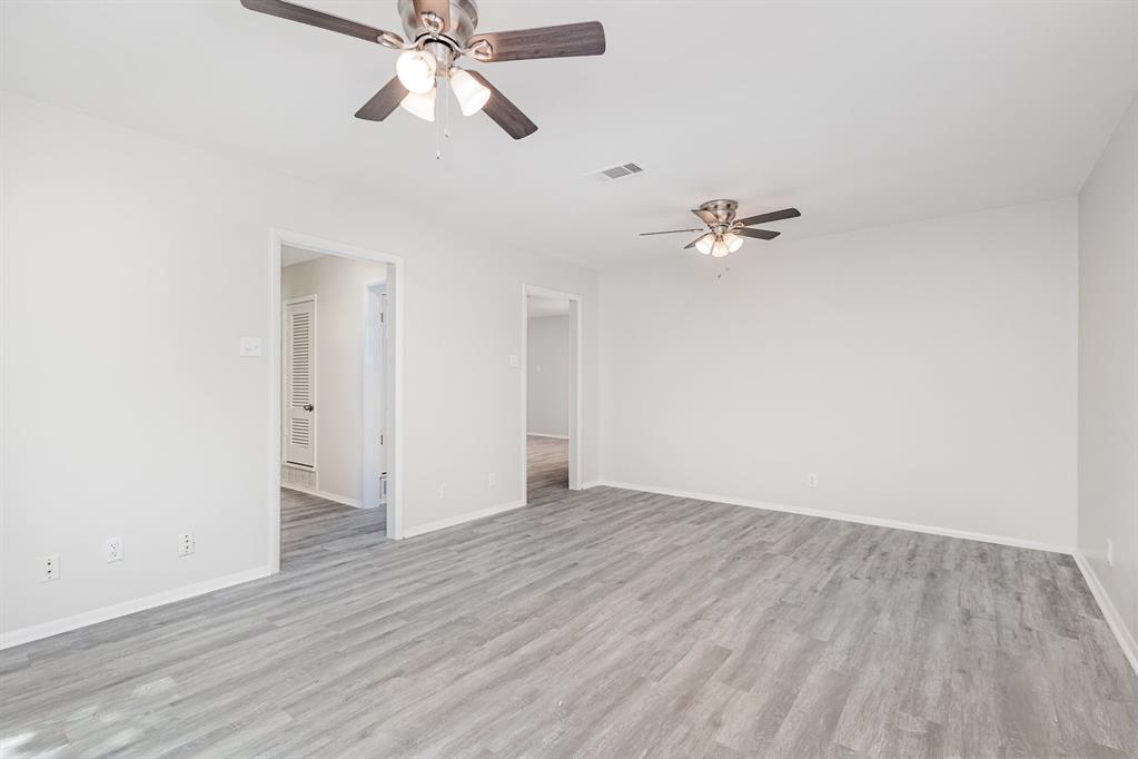 712 Oakwood Drive