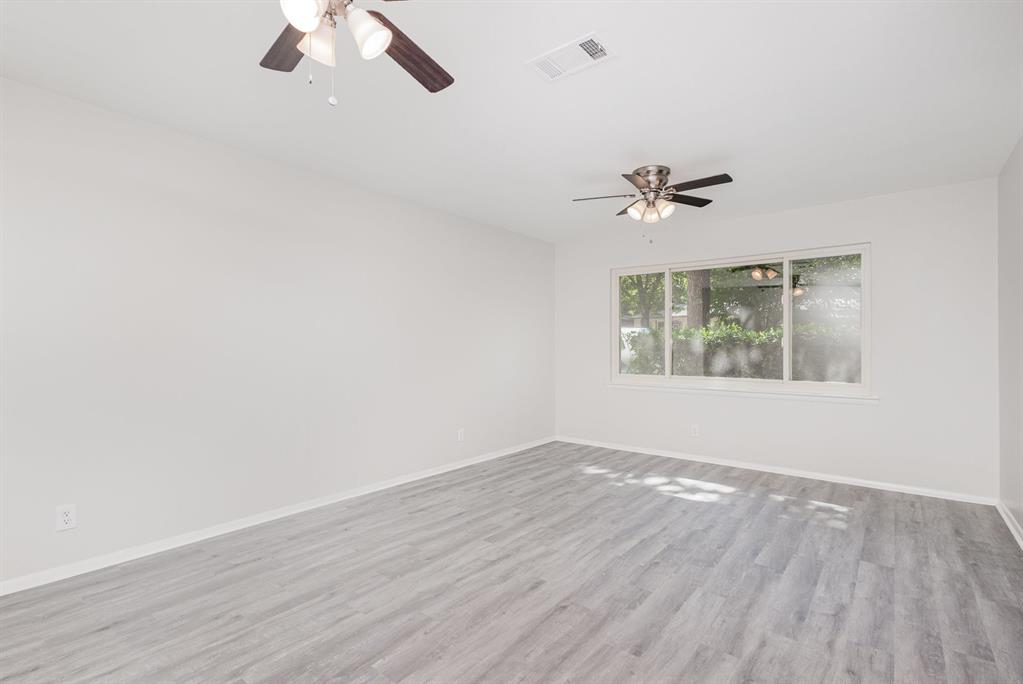 712 Oakwood Drive