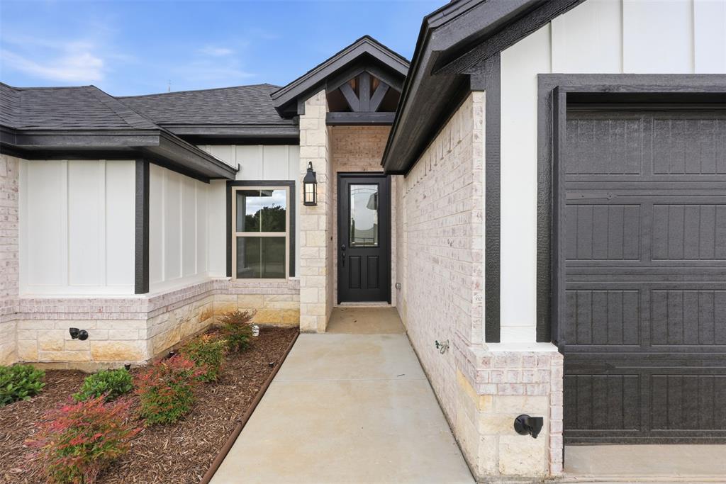 1600 Oleander Drive