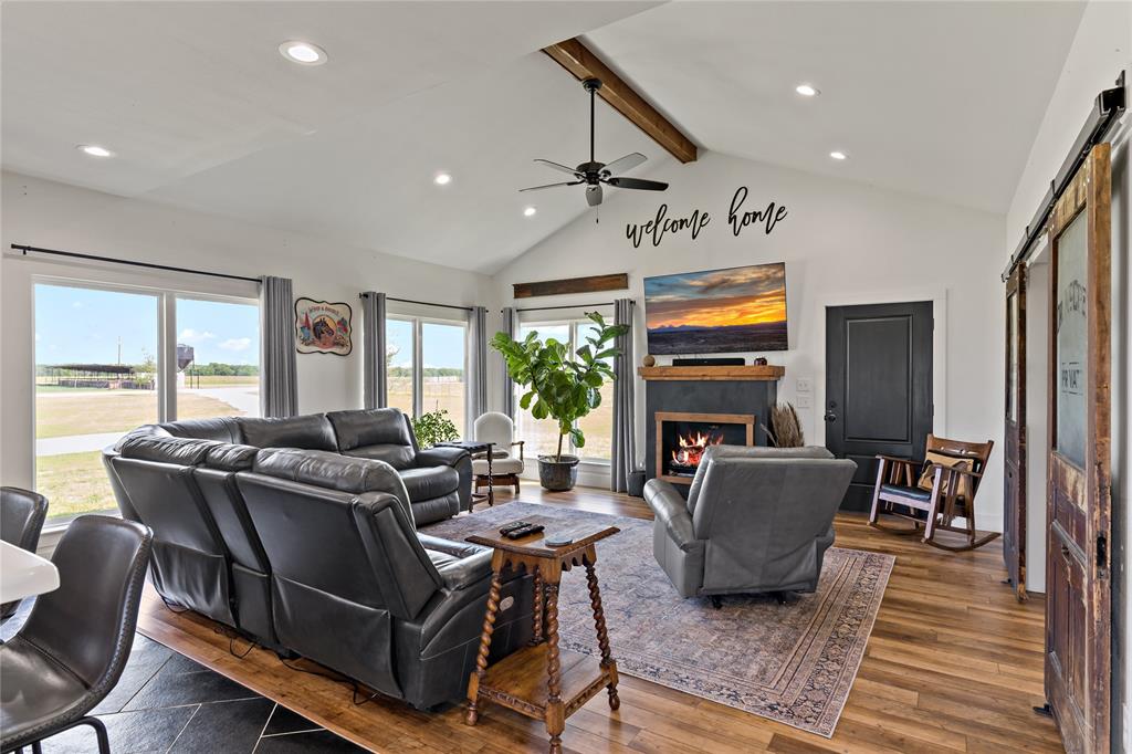 A834 H SHOCKEY - Farm