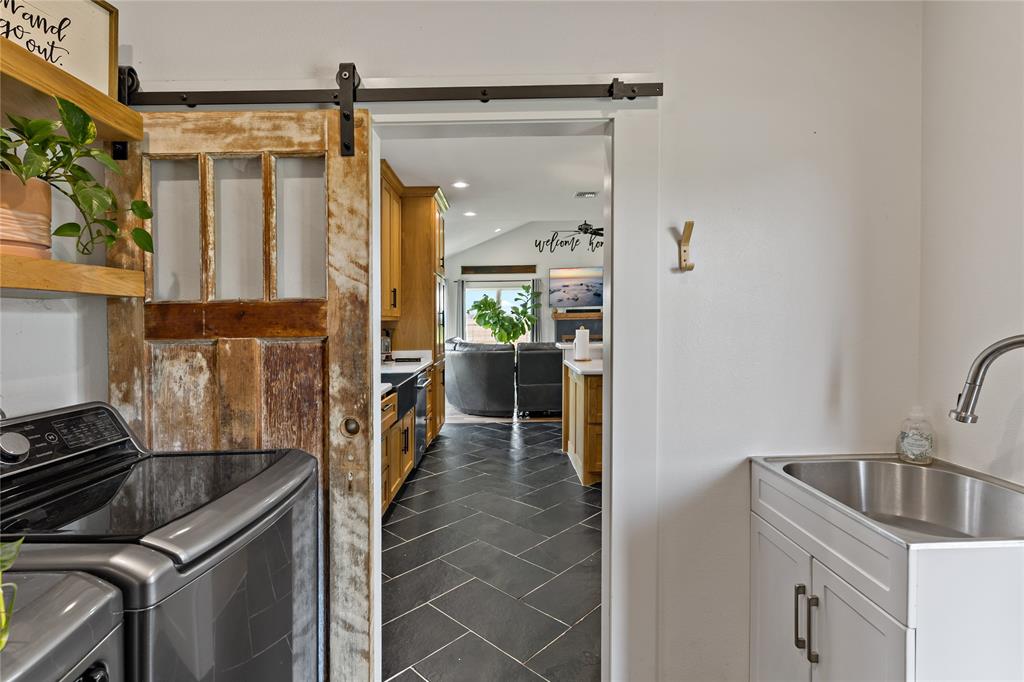 A834 H SHOCKEY - Farm