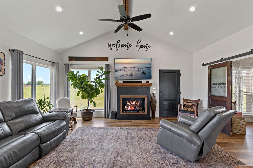 A834 H SHOCKEY - Farm