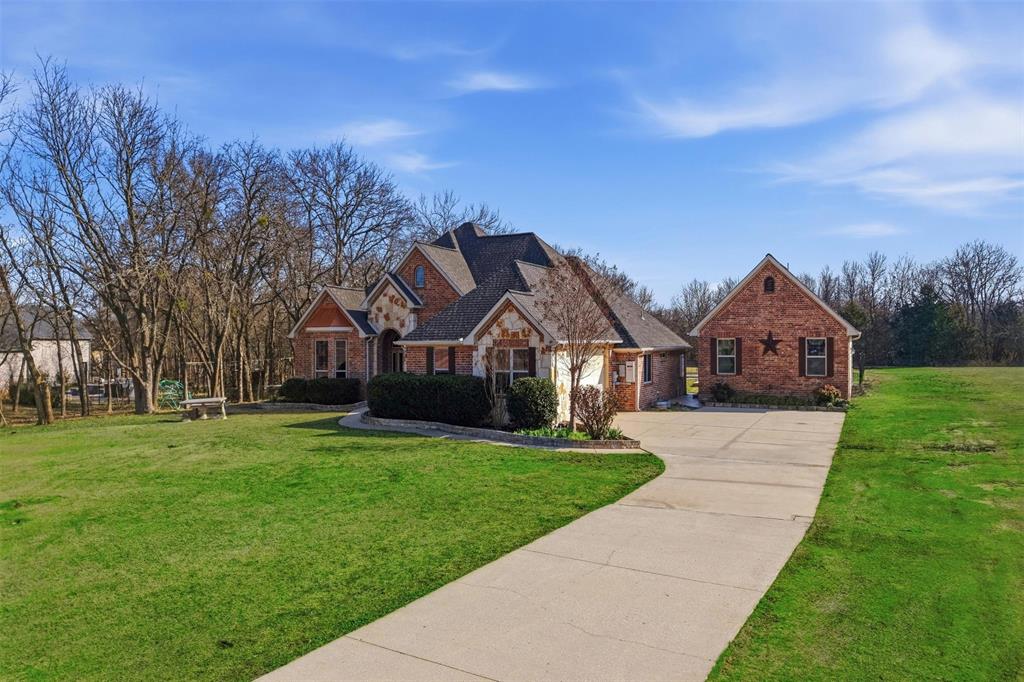 212 Green Meadow Court