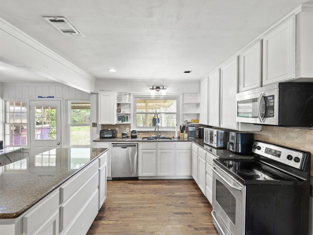 3709 Bellaire Circle