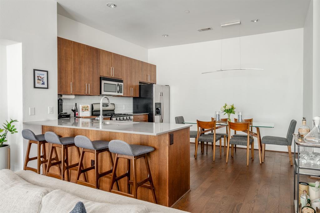 Thirty9thirty Condos - Residential