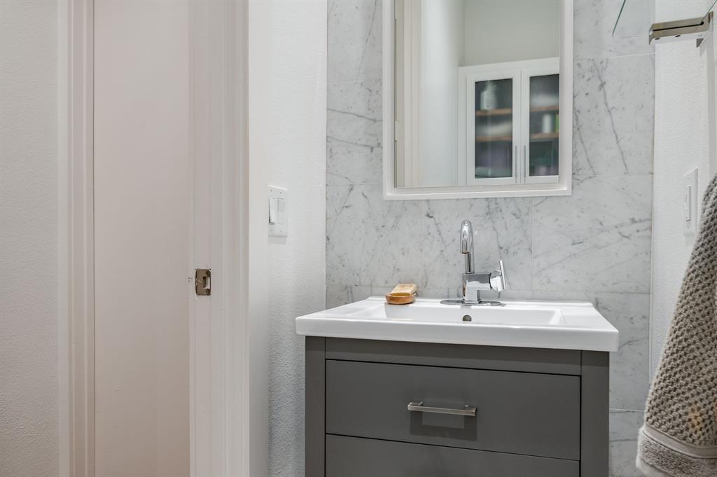 Thirty9thirty Condos - Residential