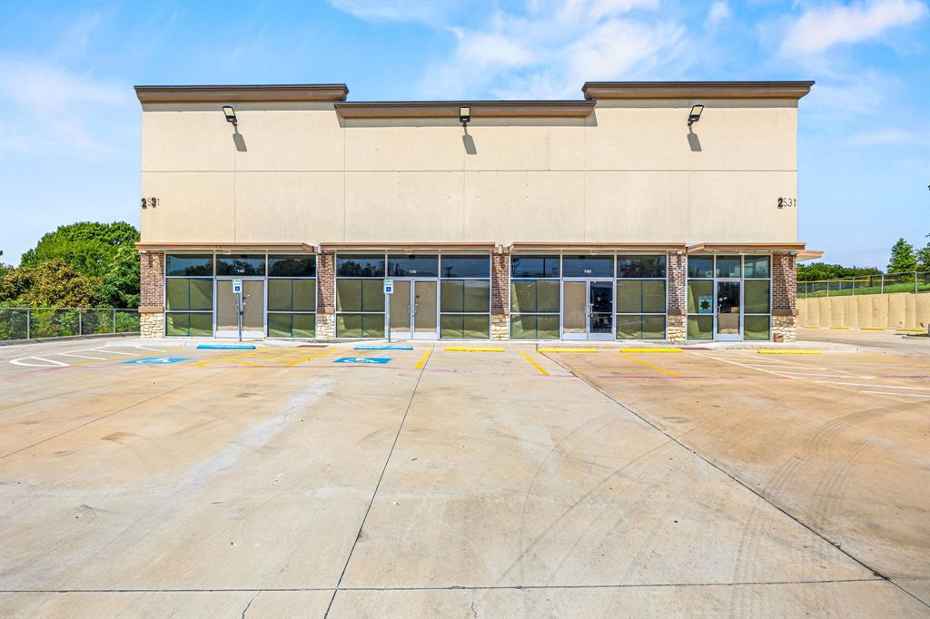 LH PLAZA - Commercial Lease