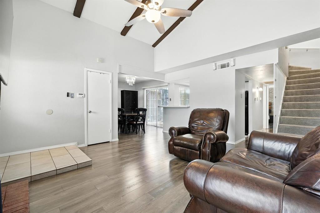 2621 Via Cordova
