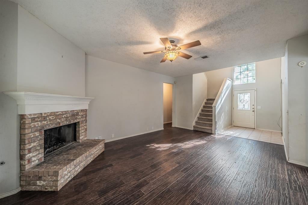 1933 Torrey Pine Drive