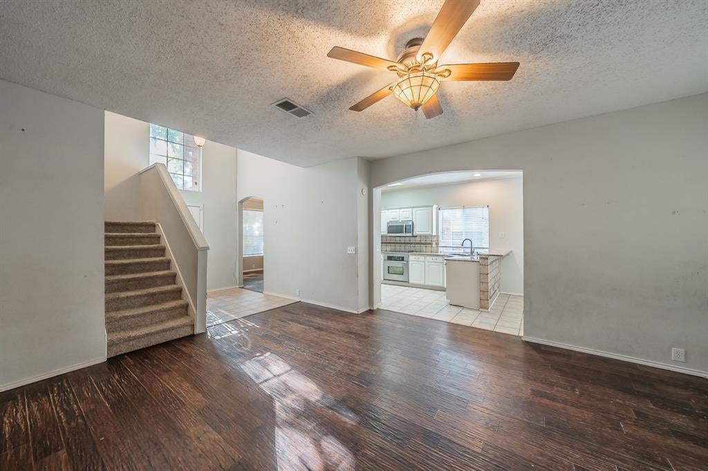 1933 Torrey Pine Drive