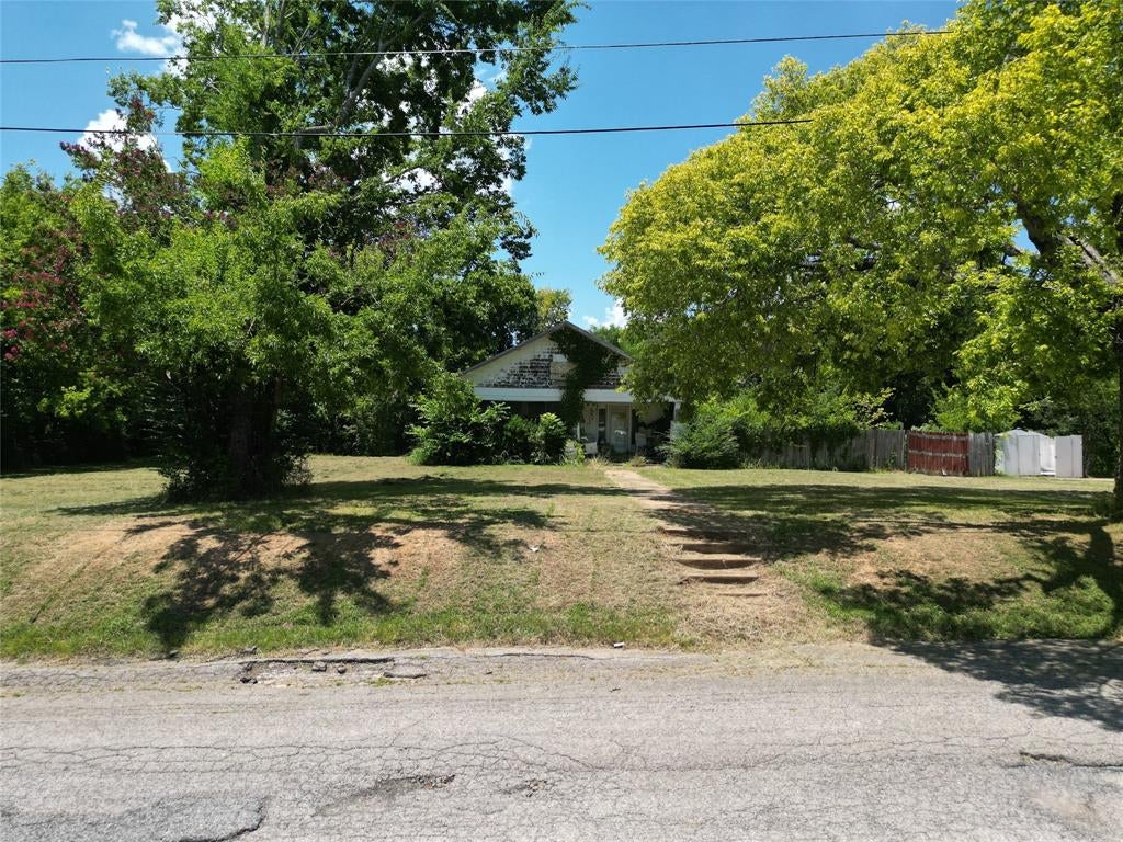 Photo of 3109 S Maurice Avenue, Denison, TX 75020 (MLS # 21350465)