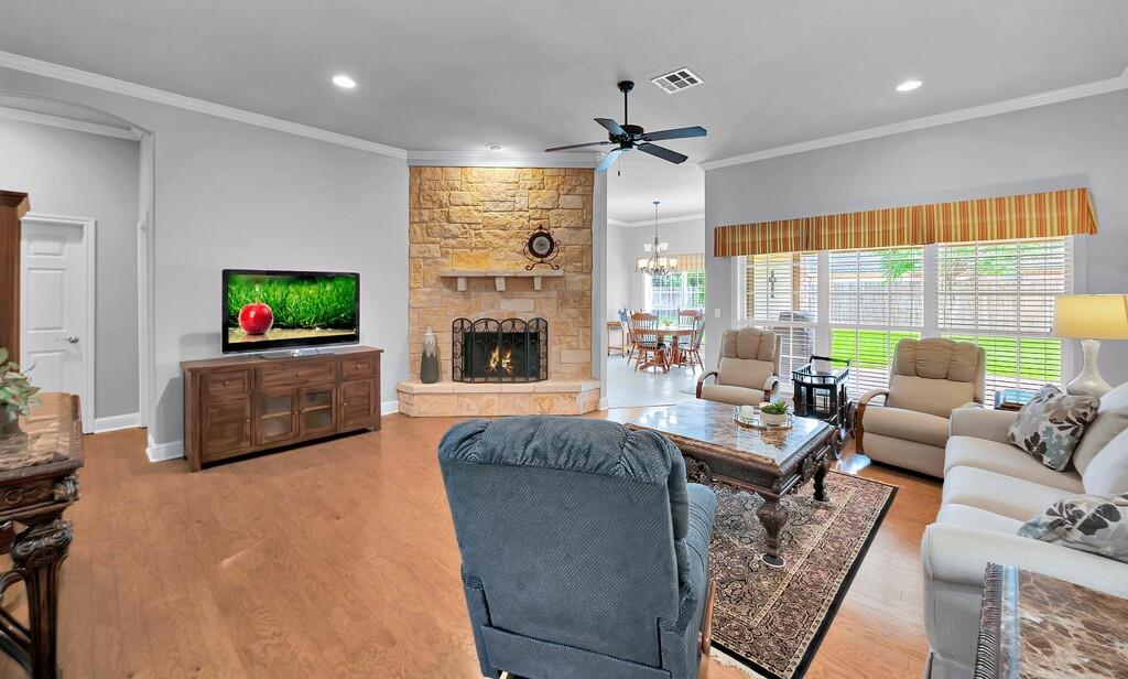 100 Silver Spur Trail
