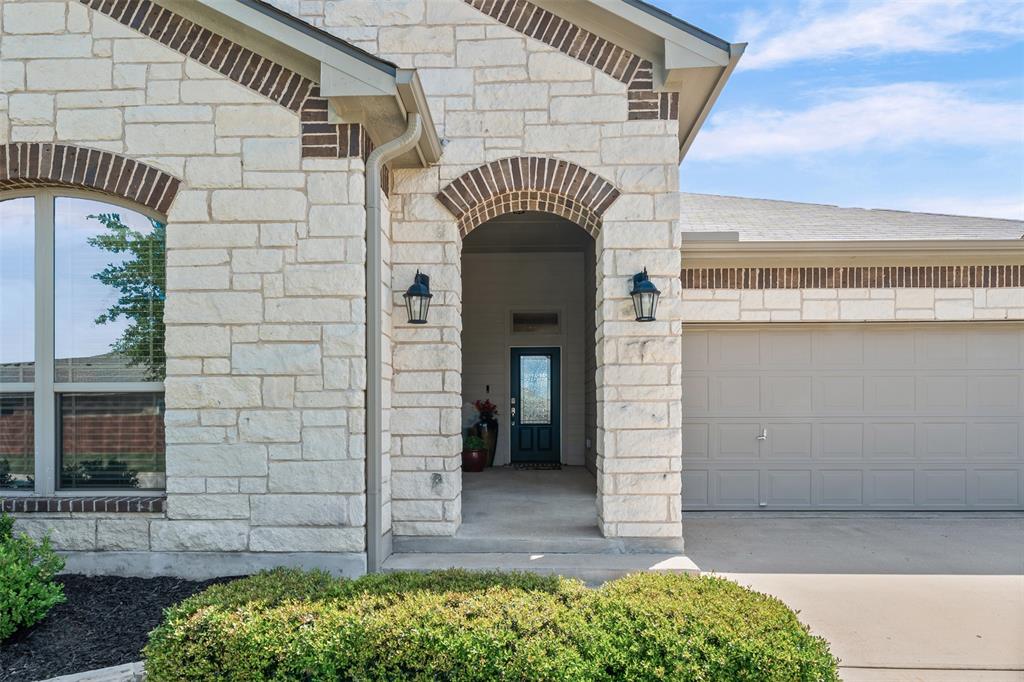815 Cross Drive