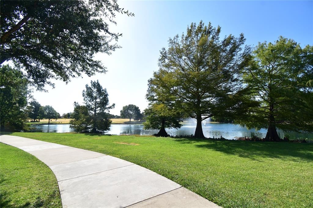 1109 Shadow Lakes Boulevard
