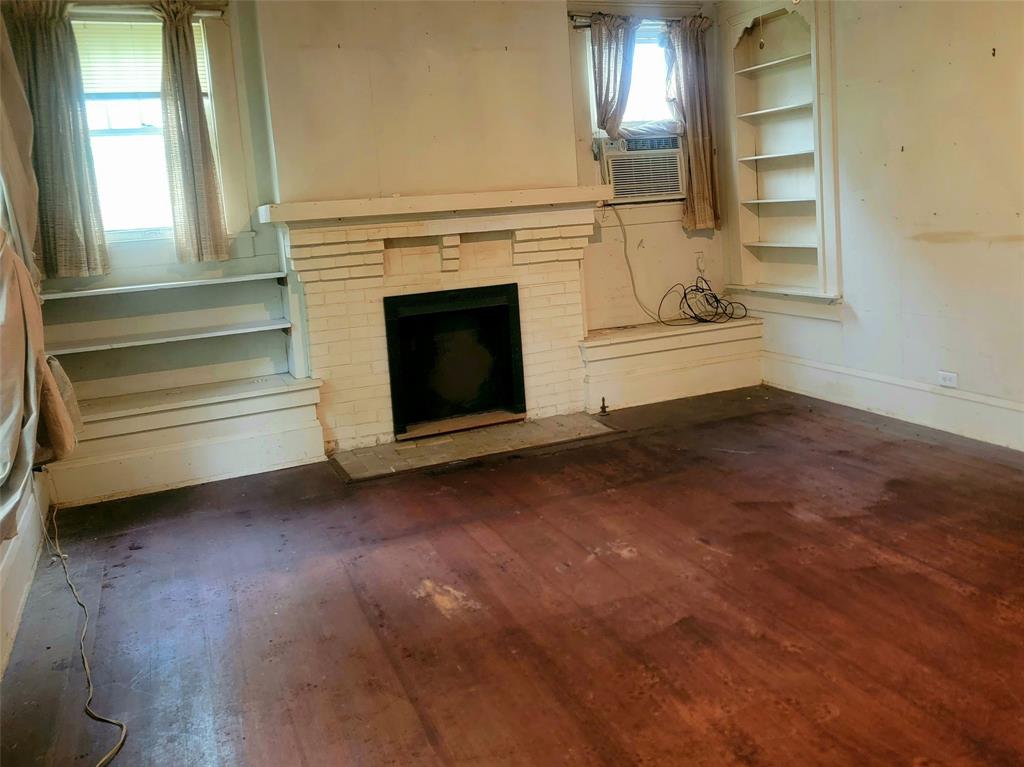 607 N Walnut