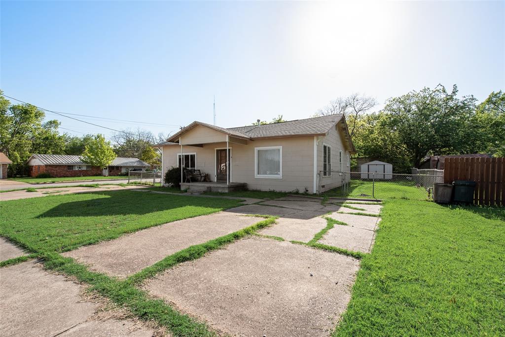 132 San Saba Avenue