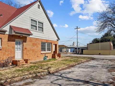 A home in San Saba