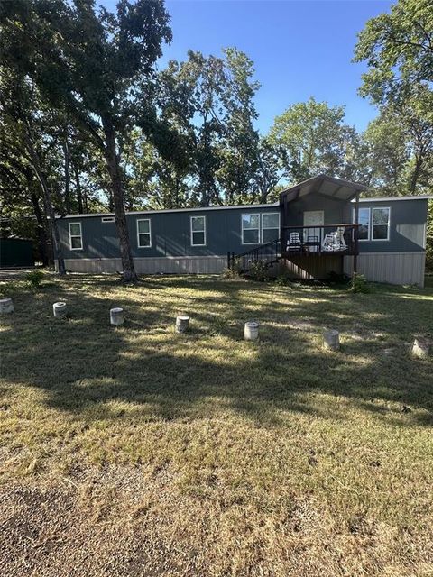 A home in Mabank