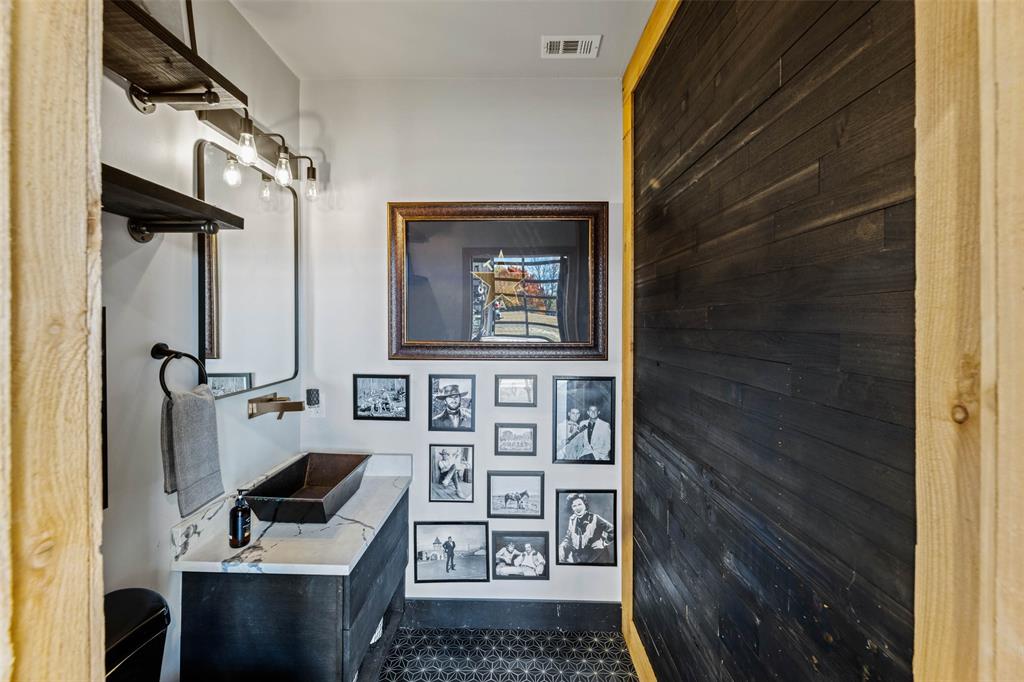 na - Commercial Sale