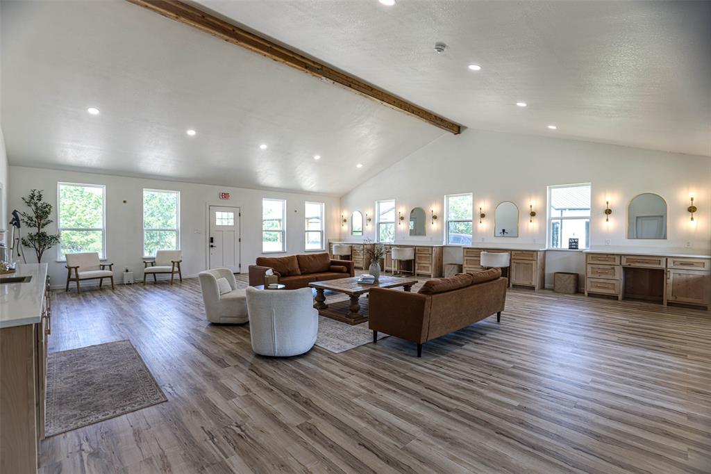 na - Commercial Sale