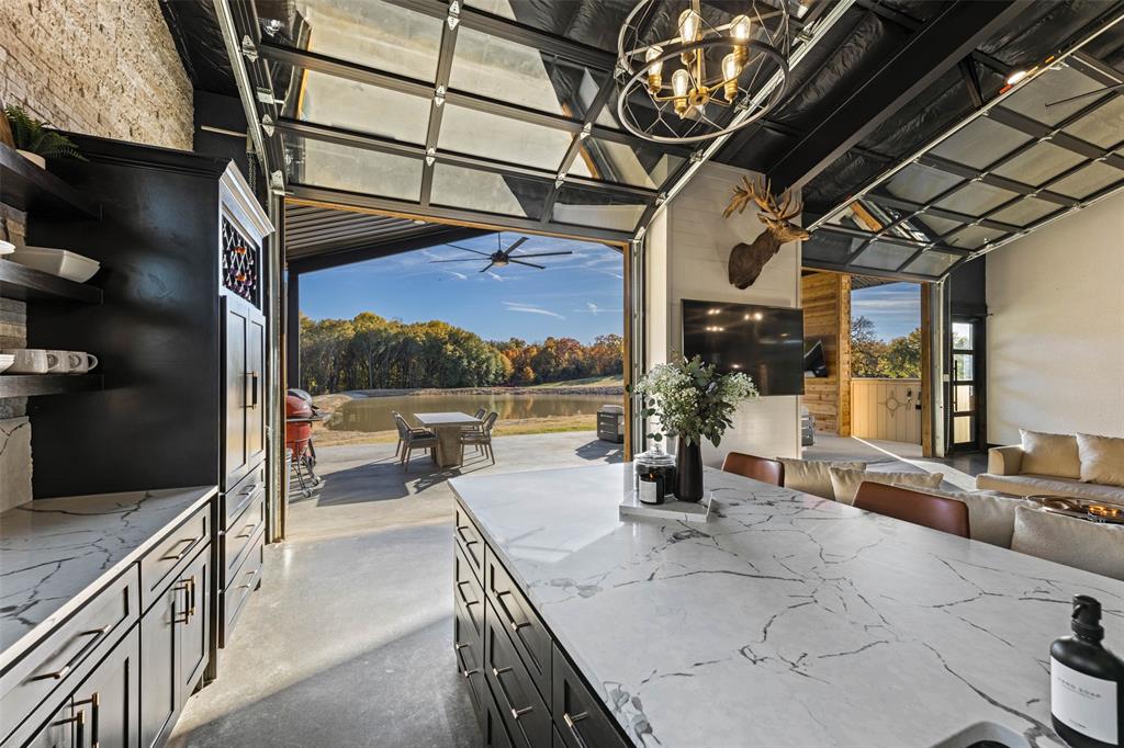 na - Commercial Sale