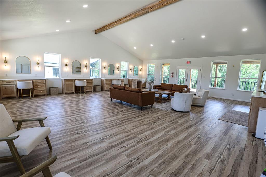 na - Commercial Sale