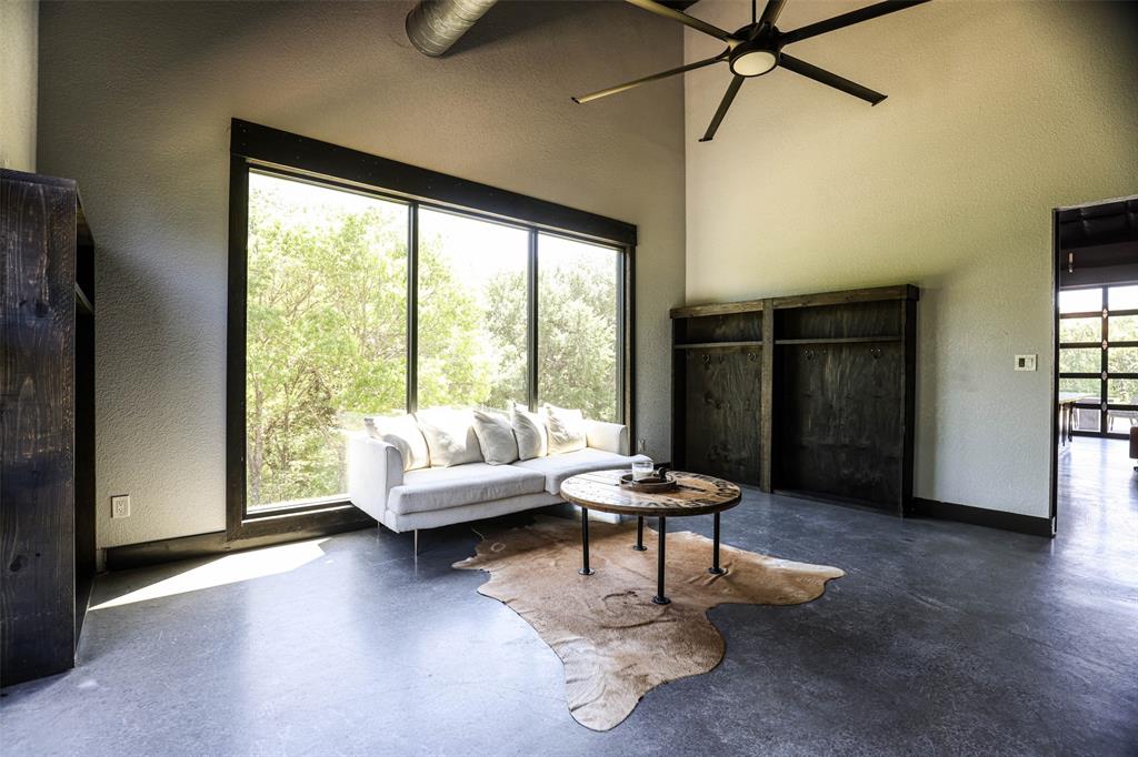 na - Commercial Sale